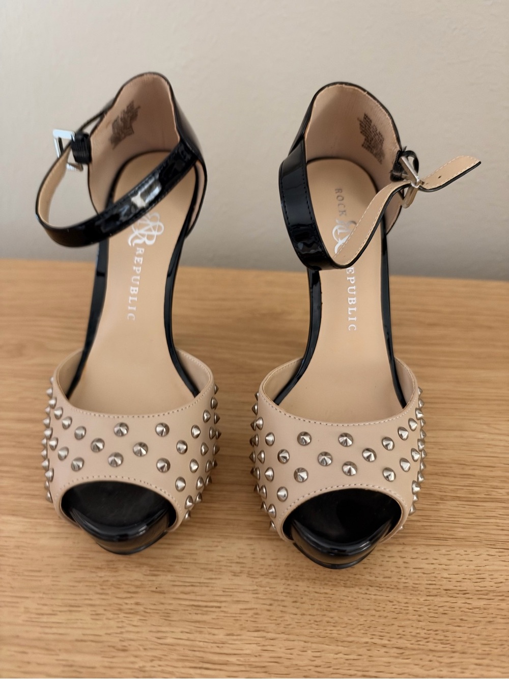 Y2K Rock & Republic βKurtβ Nude and Black Studded Heels
